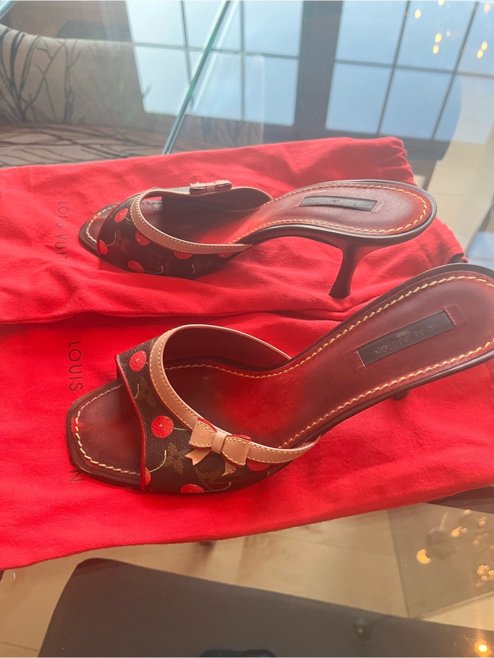 Louis Vuitton Takashi Murakami 🍒 Cherry slides - Picture 4 of 11